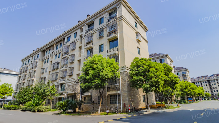 兴建花园外景图