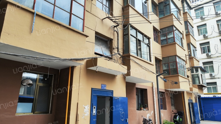 百货公司牌坊路家属院外景图