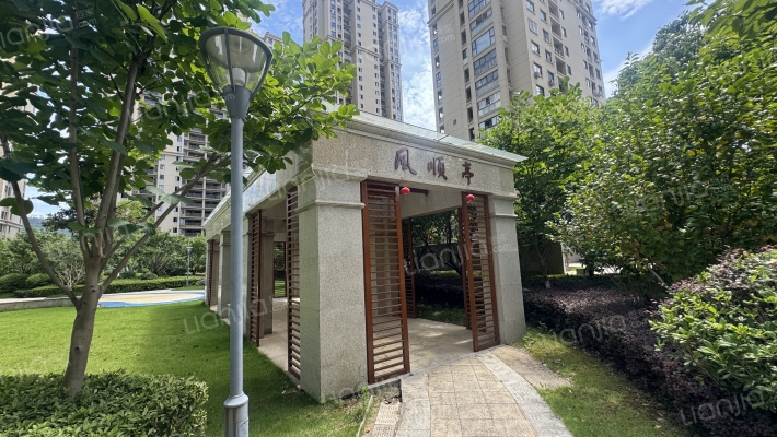 云弘景园外景图