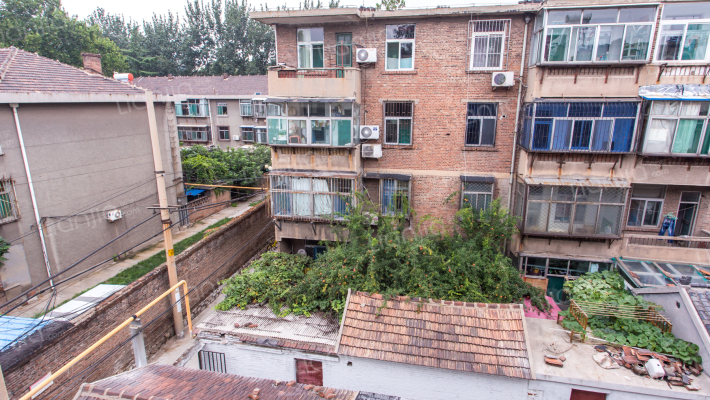 西二路261号院外景图