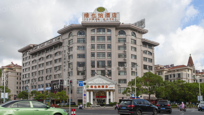 世纪商务中心外景图