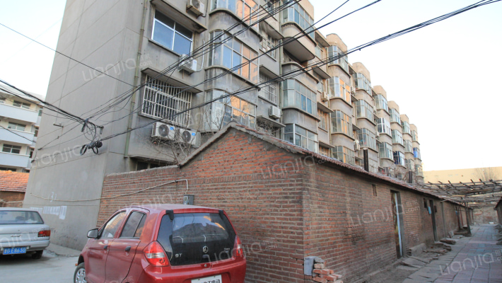 老鞋厂家属院外景图