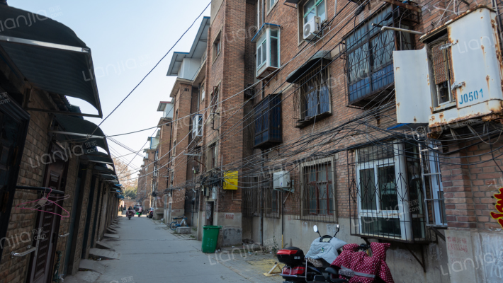 开封供水总公司家属院外景图