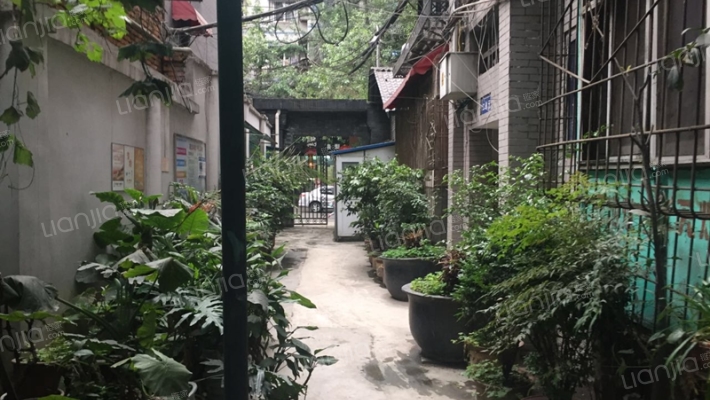 昭忠祠街71号外景图