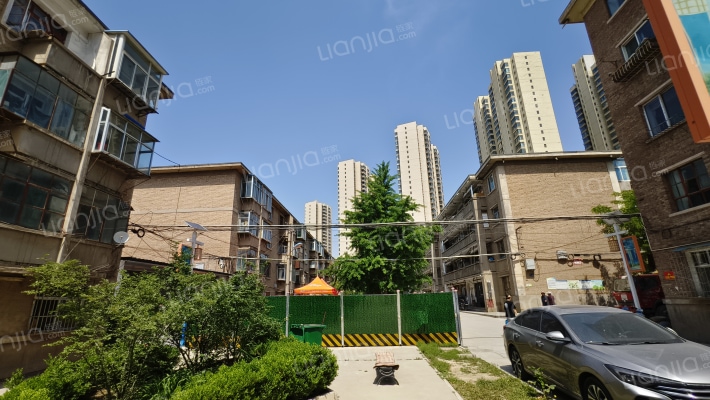 电机厂家属院外景图