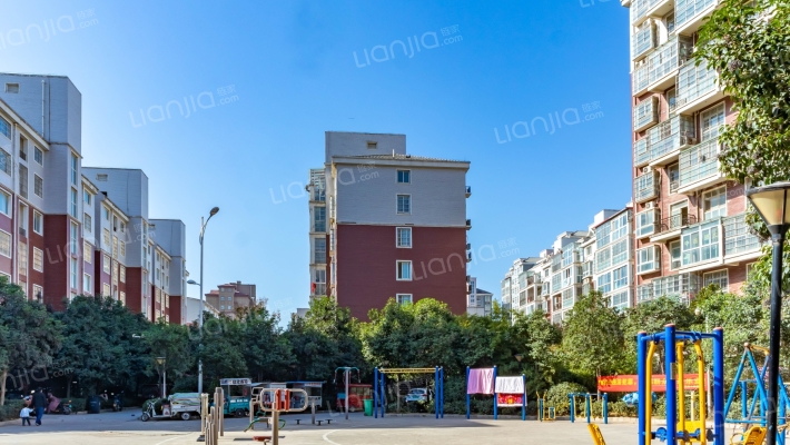 新嘉苑小区外景图