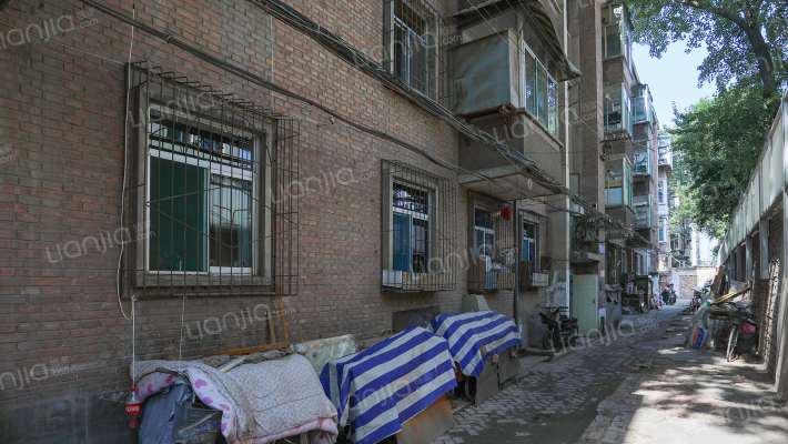 服装批发公司宿舍外景图