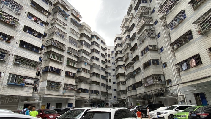 芳草园小区外景图