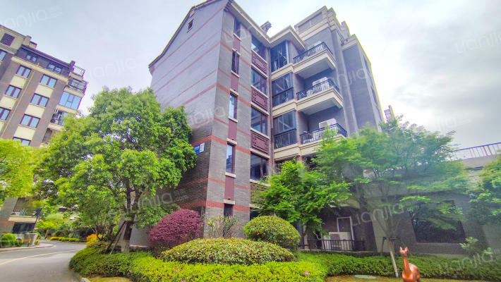 香湖别墅外景图