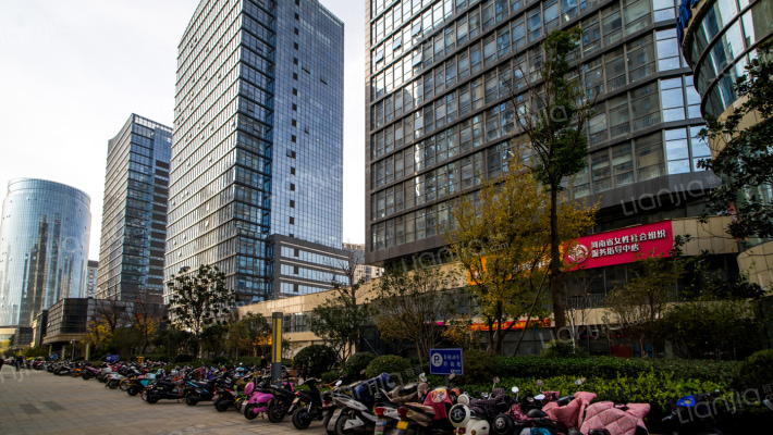 雅宝东方国际广场外景图