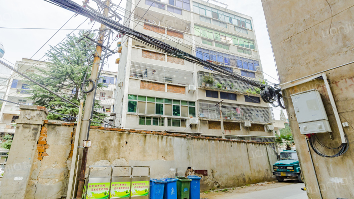 汉阳大街125号外景图