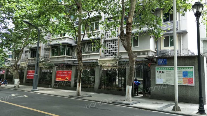 商业街65号外景图