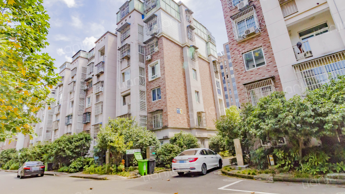 鲍家耷小区外景图