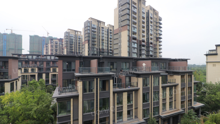 永威逸阳溪畔外景图