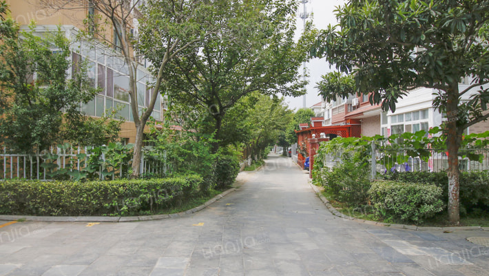 霖雨山庄外景图