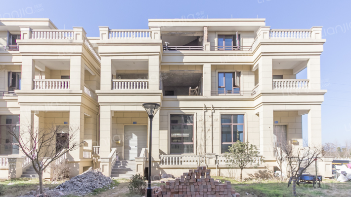 山水锦庭外景图