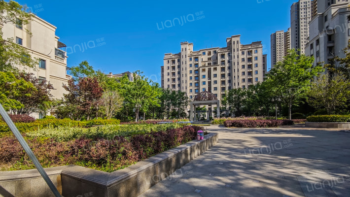 玉潭花溪外景图