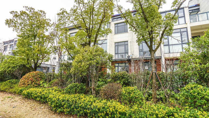 秦馀山庄外景图