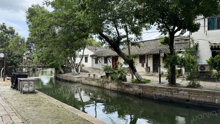 下塘村白场外景图