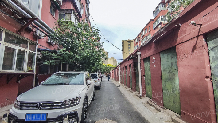 济柴八宿舍外景图