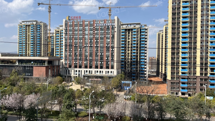 汇成中心外景图