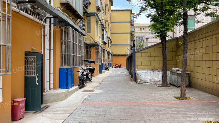 大莲花池街73号院外景图