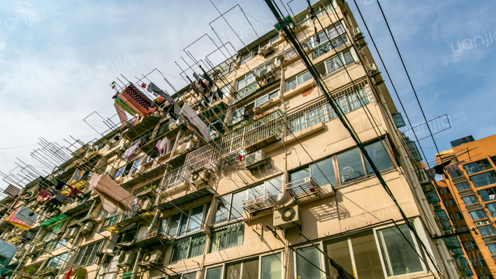 东宝兴路272弄外景图