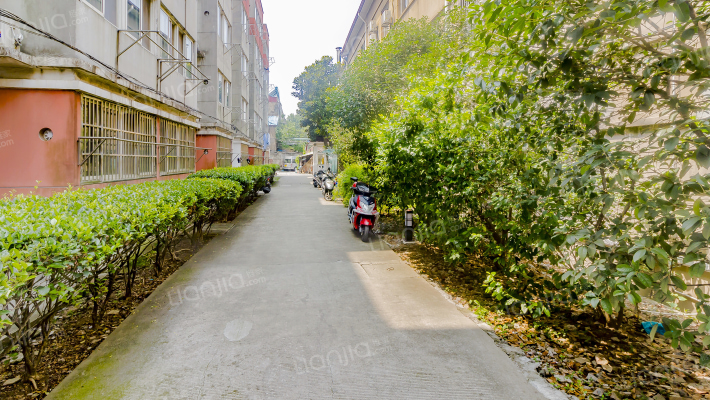 南京铁路单身公寓外景图