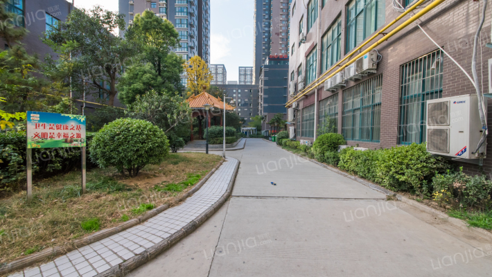 馨馨花园外景图