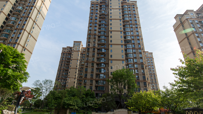 卓尔生活城二期湖湾外景图