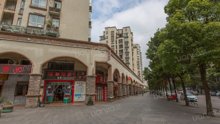 圣天湖西岸外景图