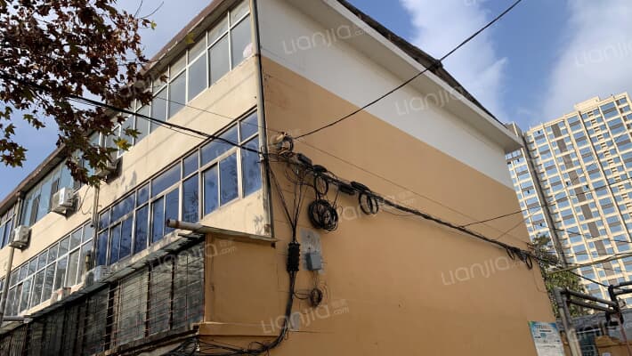 医药公司家属楼外景图