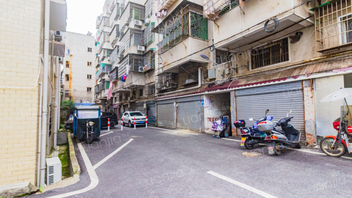 声威公寓外景图