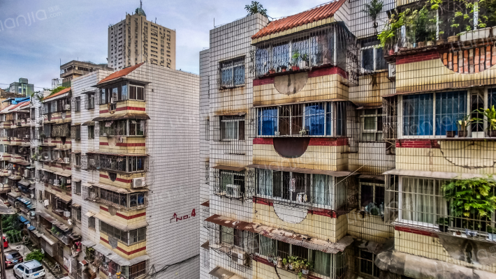 东亚花苑外景图