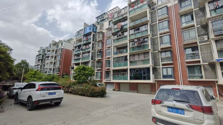 春江左岸外景图