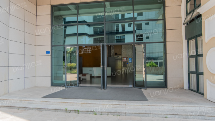 亿华中心外景图