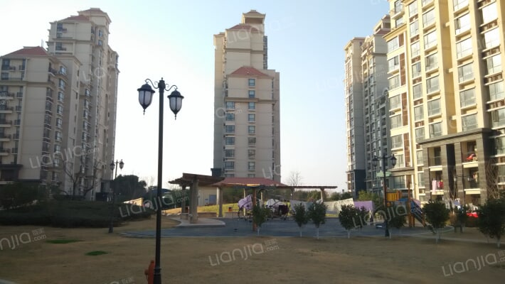 菁英公寓外景图