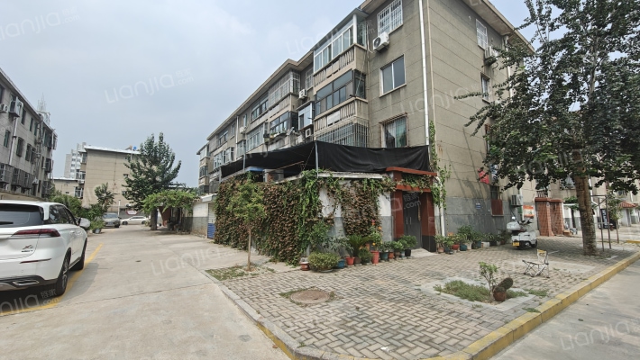 市府西一街外景图