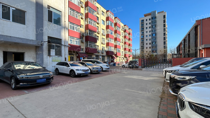 职工宿舍楼外景图