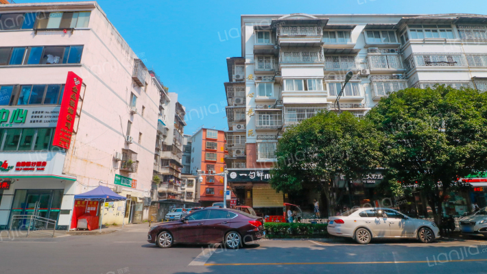 安心花苑外景图