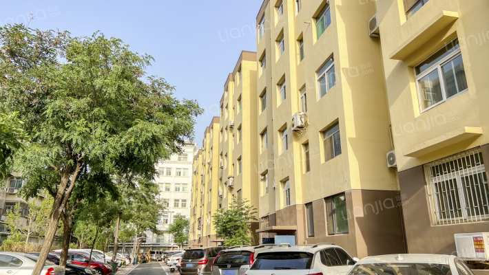 交通学院宿舍外景图