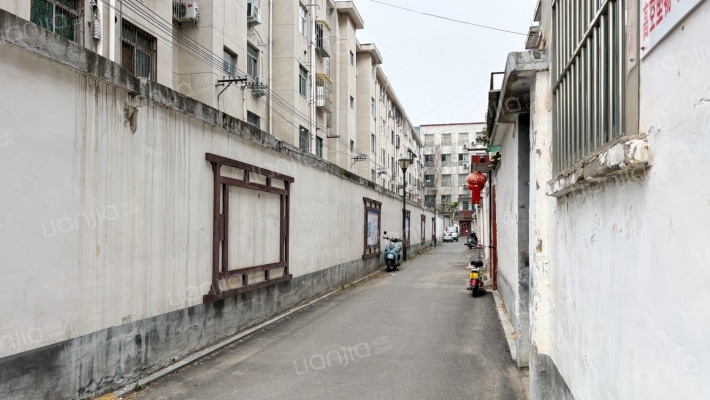 外贸家属院外景图