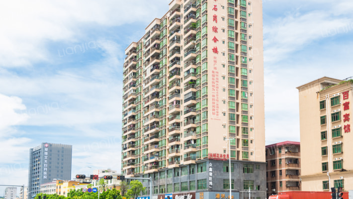 赤石岗村综合楼外景图