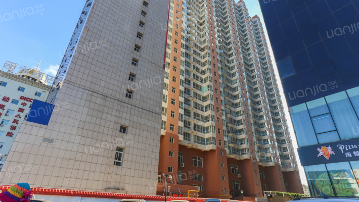 鸿富小区外景图