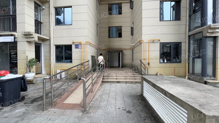 大地碧海龙庭外景图