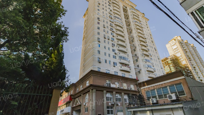 红旗大厦外景图