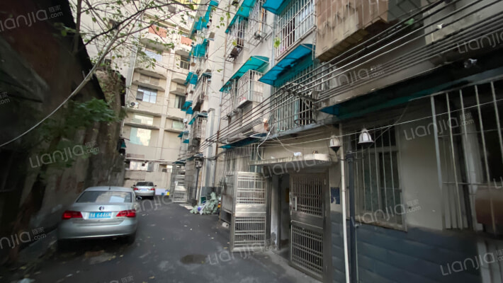 新生村巷农行宿舍外景图