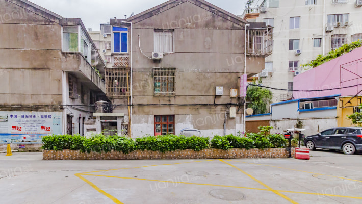 交通大厦外景图