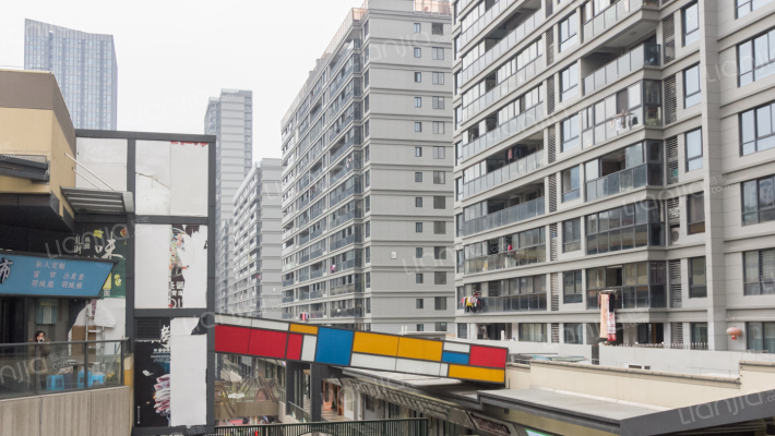 新城吾悦广场外景图