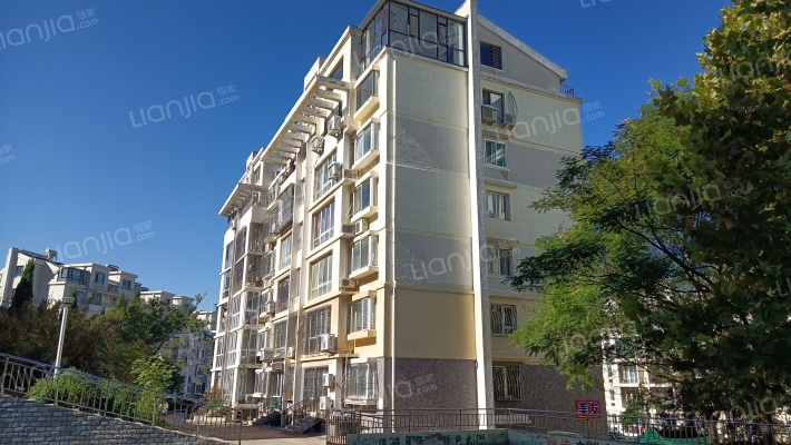 东山花园外景图